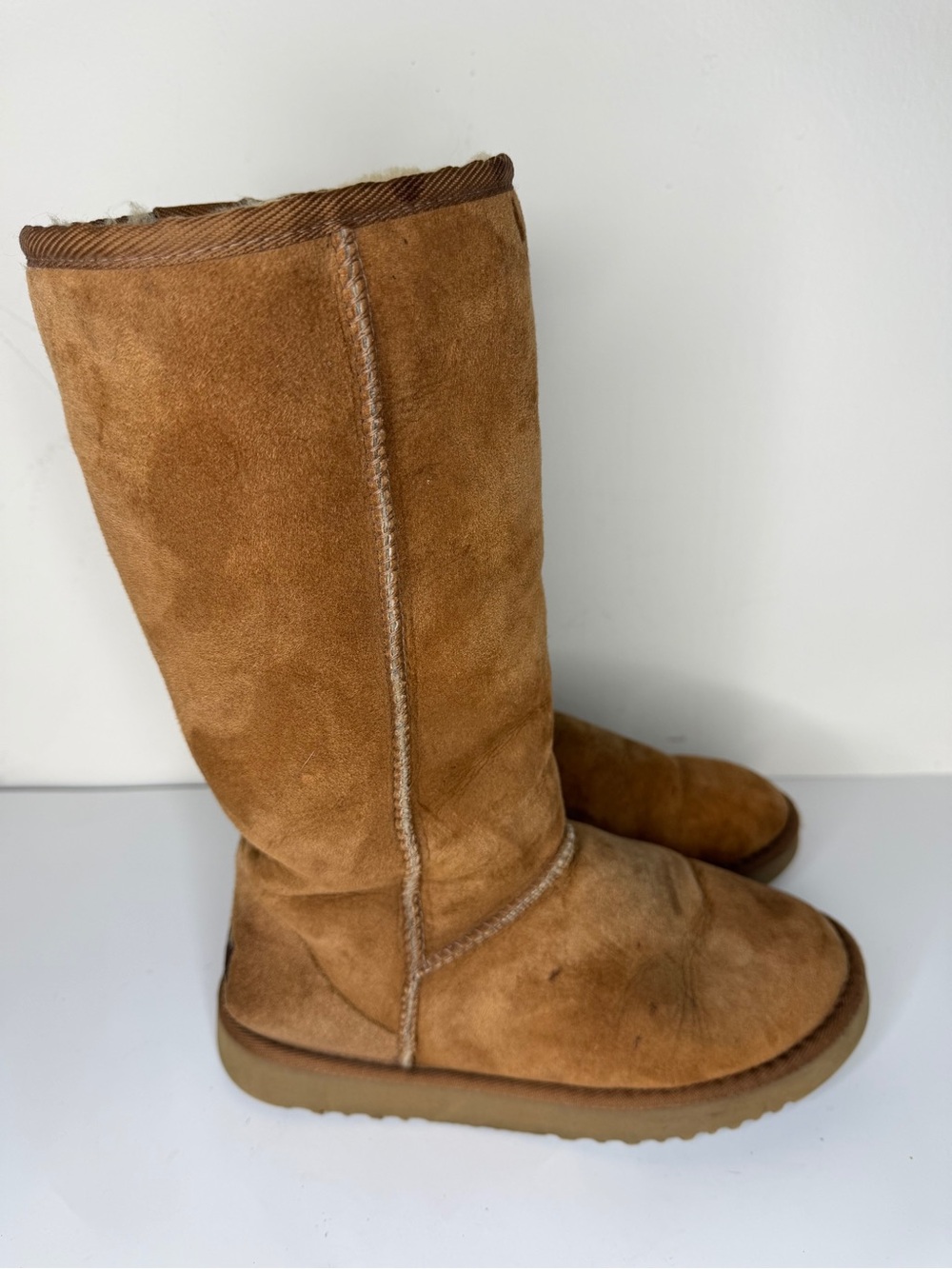 UGG Classic Tall 5815 Women's Boots Size 7 Chestnut Suede Sheepskin Winter
